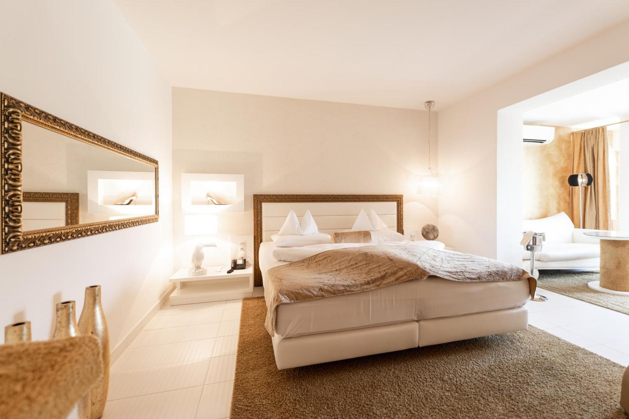 Maiers Kuschelhotel Loipersdorf Deluxe - Adults Only Loipersdorf bei Fuerstenfeld Ngoại thất bức ảnh
